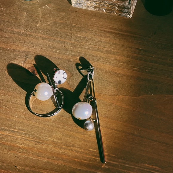 Earring - Picture 2 of 3